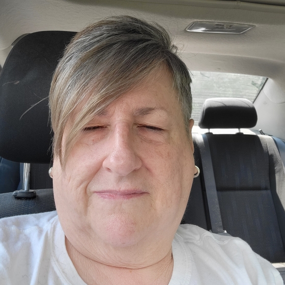 Meet your Posher, Jamie - Picture 2 of 2